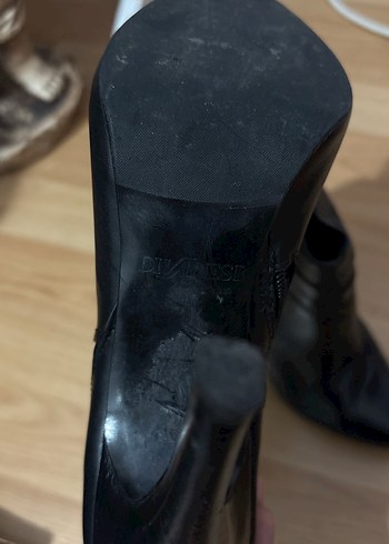 Siyah Deri Topuklu Gotik Bot - Görsel 3