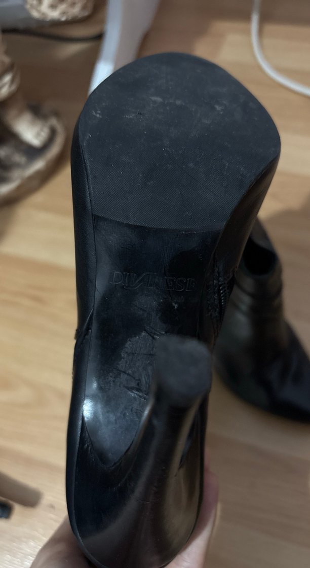 Siyah Deri Topuklu Gotik Bot - Görsel 3