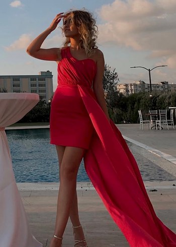 Uzun Kırmızı Drapeli Straplez Abiye Elbise - Görsel 3