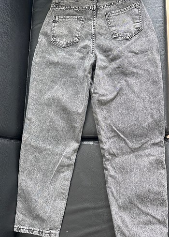 Gri Düğmeli Bol Kesim Kadın Jean - Görsel 3