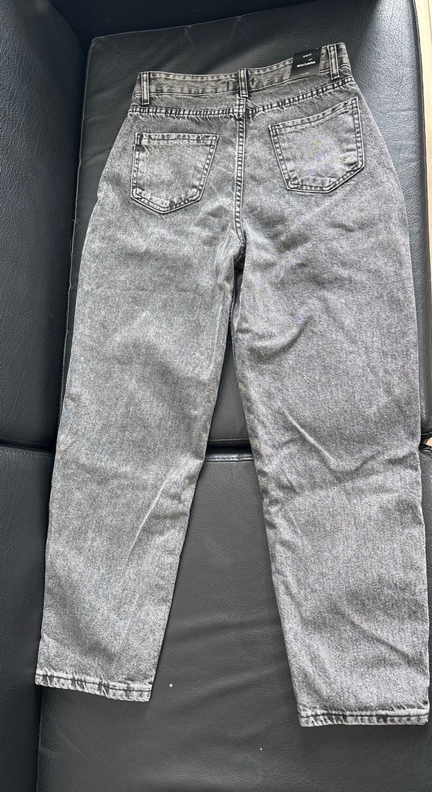 Gri Düğmeli Bol Kesim Kadın Jean - Görsel 3