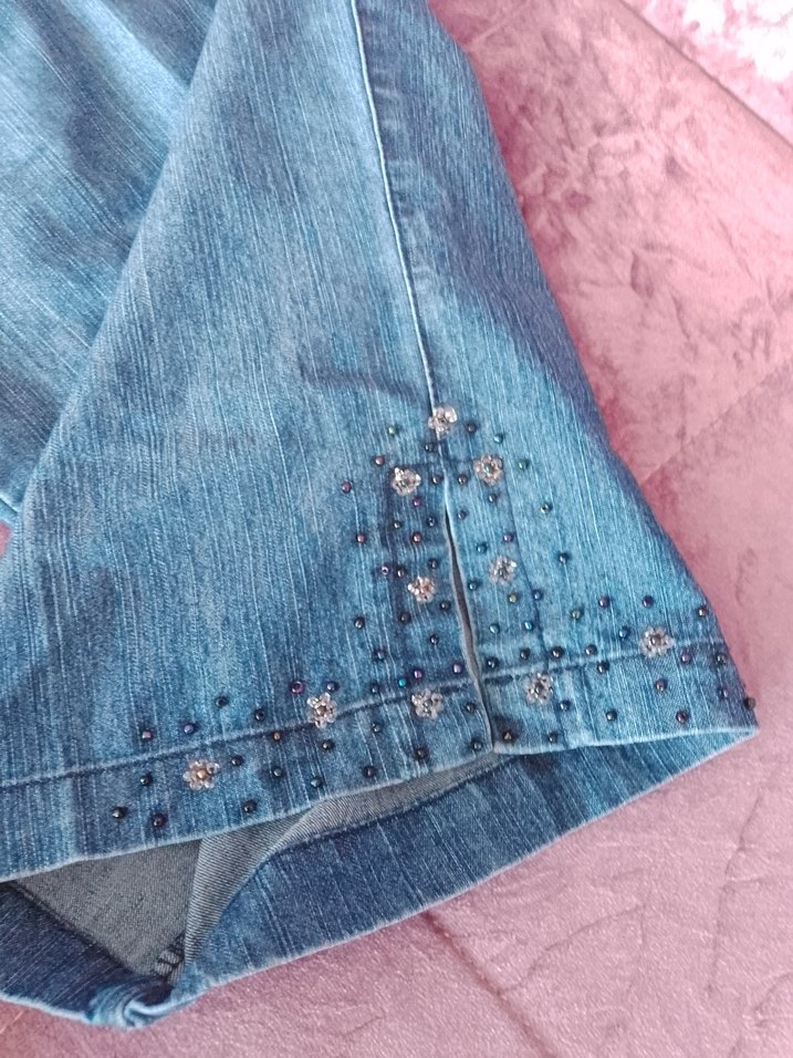 boncuk işlemeli kot pantolon - Görsel 3