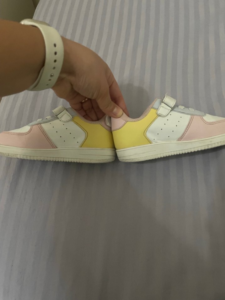 Kız Çocuk Bağcıklı ve Cırtcırtlı Spor Ayakkabı - Görsel 4