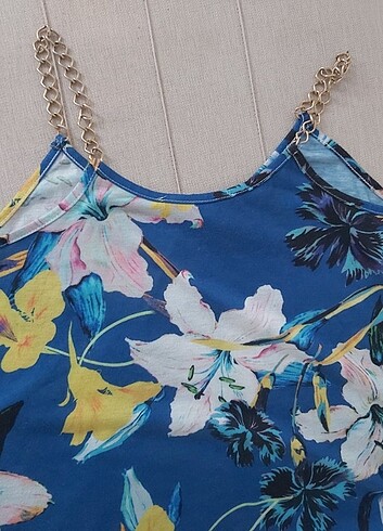 Zincir askılı çiçekli bluz - Görsel 2