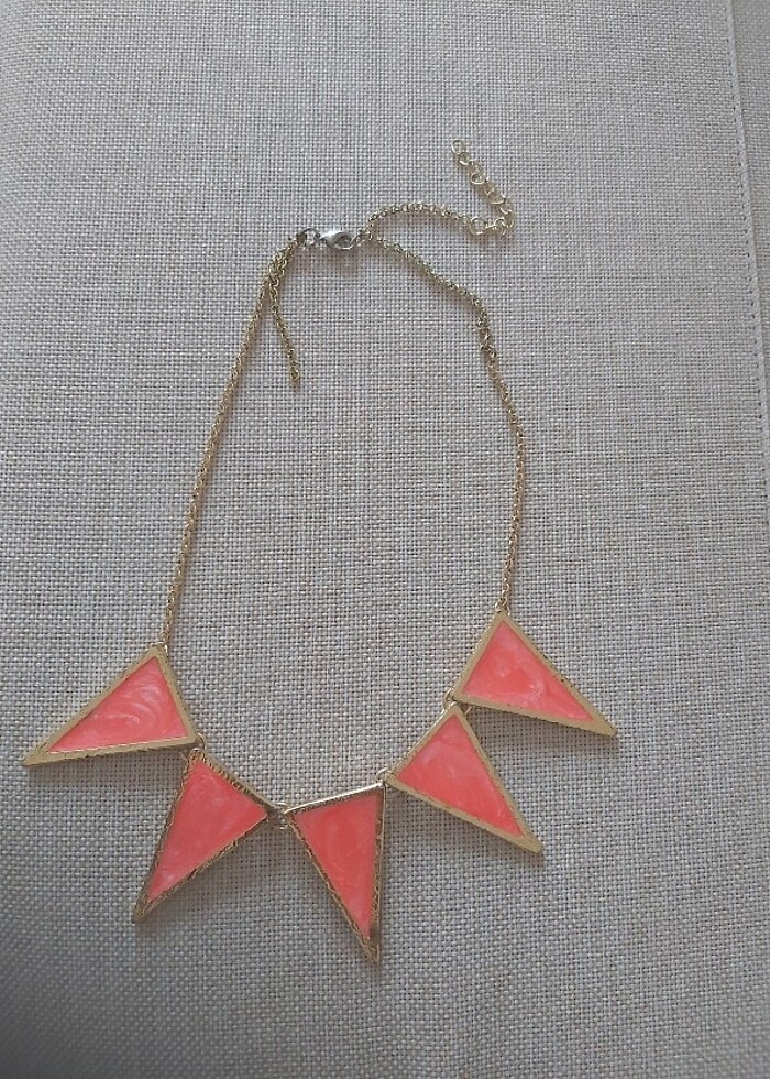 Pembe üçgen şekilli kolye - Görsel 3