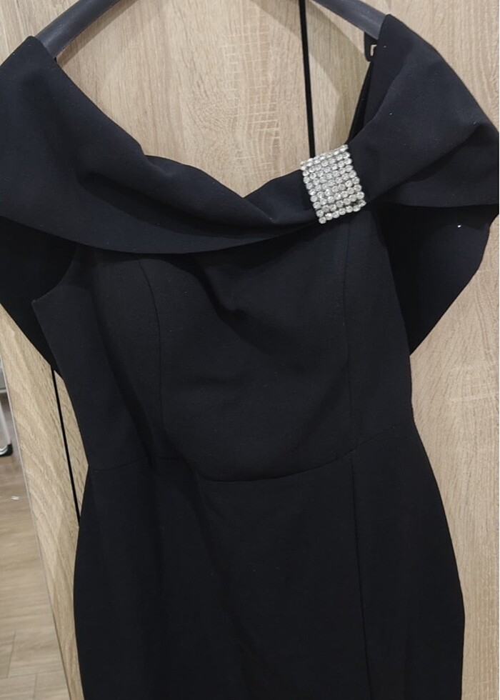 Siyah taşlı abiye - Görsel 4