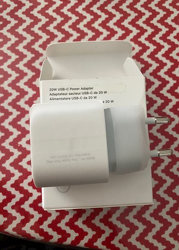 Apple 20W USB-C Şarj Adaptörü beyaz - Görsel 3