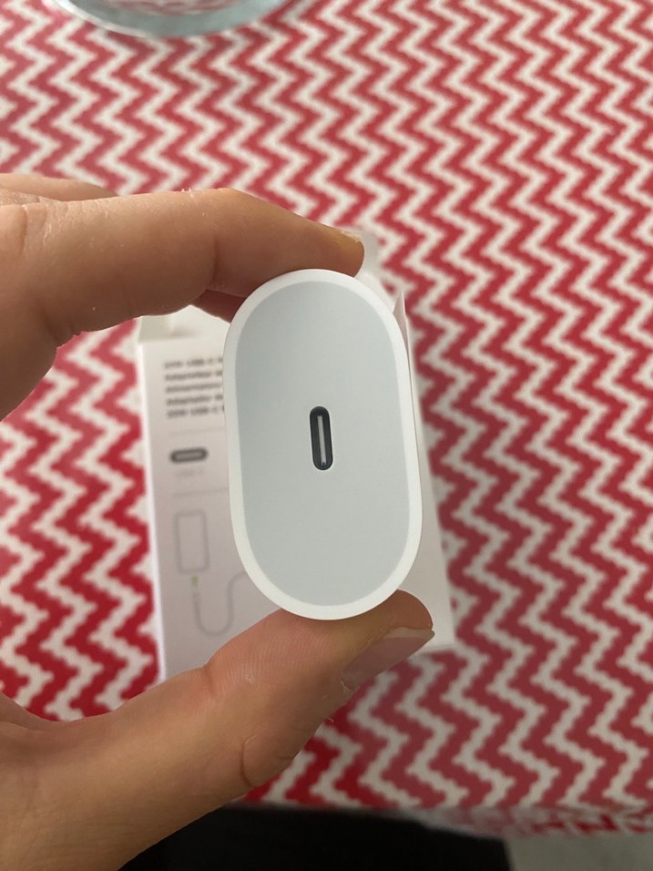 Apple 20W USB-C Şarj Adaptörü beyaz - Görsel 4