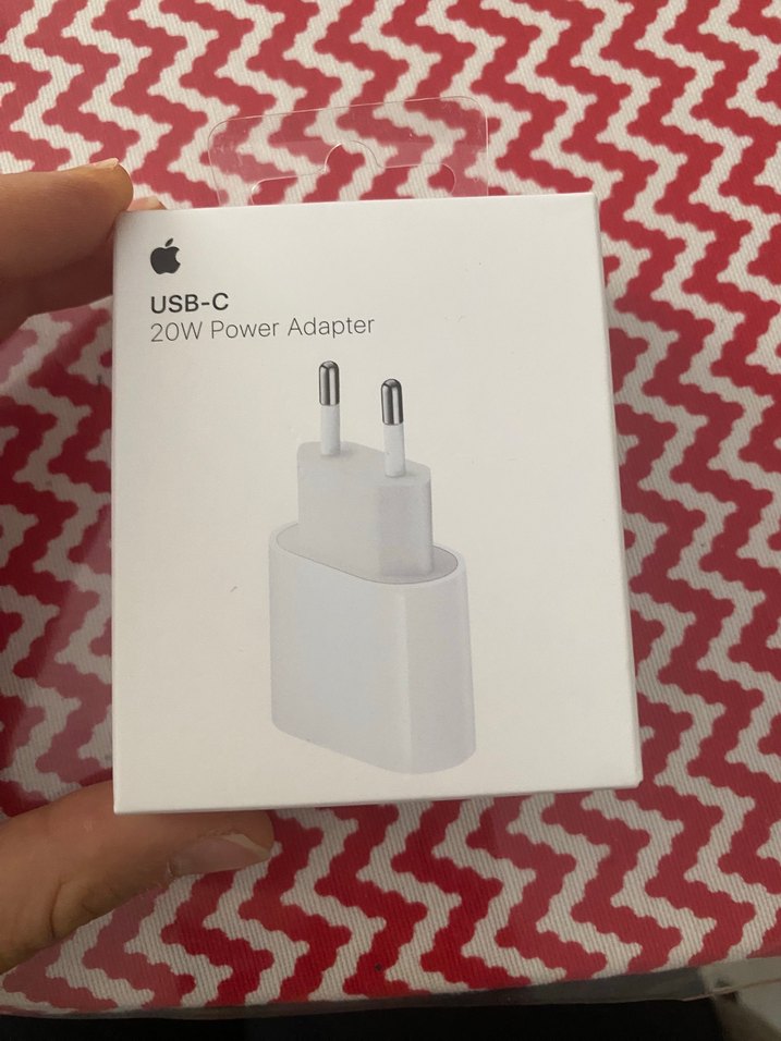 Apple 20W USB-C Şarj Adaptörü beyaz - Görsel 2