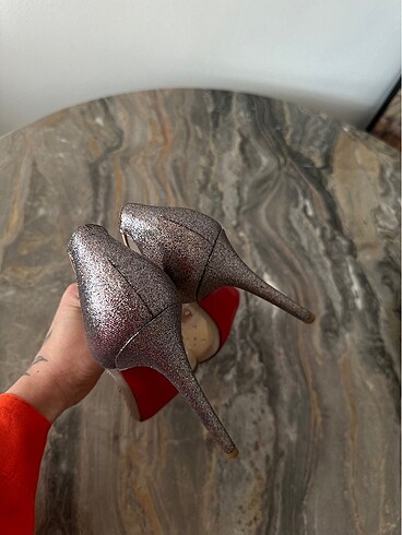 41,5 Beden ten rengi Renk Christian Louboutin ayakkabı