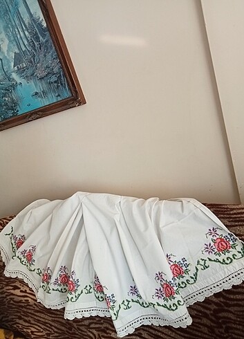 Vintağe elde işleme kanaviçe karyola eteği 