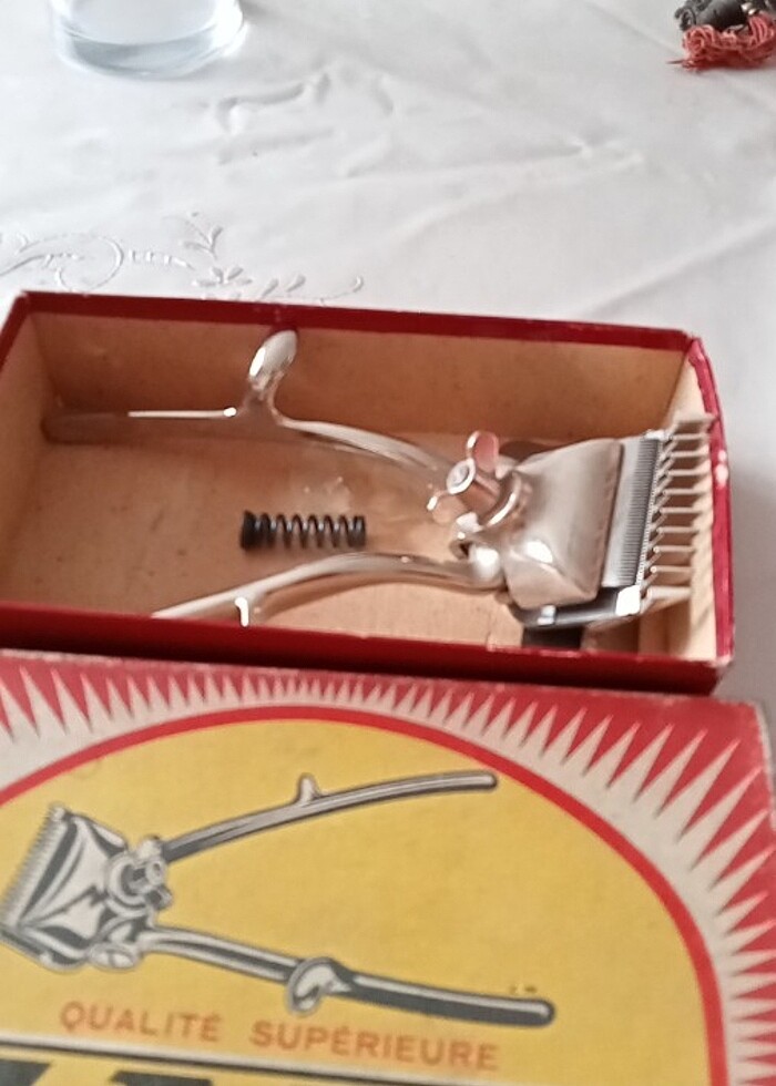 Vintağe Zaza marka elde saç kesme makinası  - Görsel 4