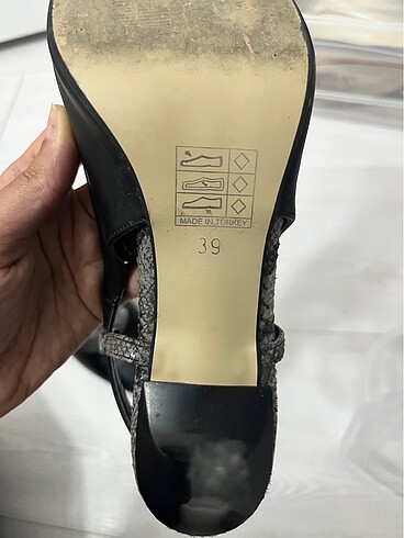 39 Beden Siyah topuklu ayakkabı