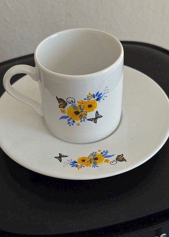 Çiçek ve Kelebek Desenli Beyaz Fincan Takımı - Görsel 2