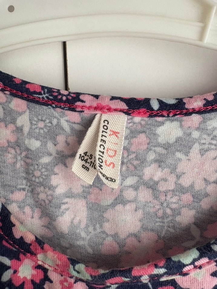 Kolsuz Çiçek Desenli Kız Elbisesi - Görsel 3