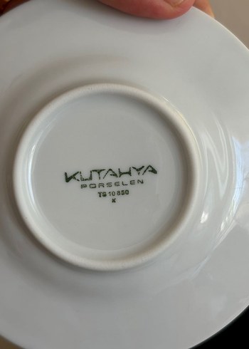 Desenli Beyaz Fincan ve Tabak Seti - Görsel 3