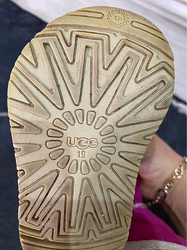 19 Beden ugg bot