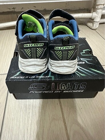 23 Beden Skechers çocuk ayakkabısı
