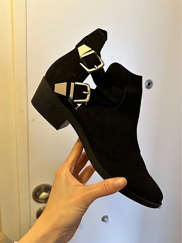 39 Beden BERSHKA bot