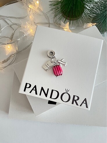 Beden Pandora Pembe Valiz ve Uçak Sallantılı Charm