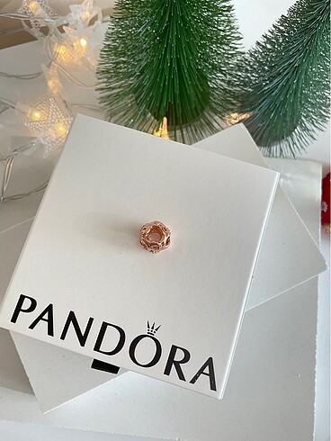  Beden ten rengi Renk Pandora Rose Pave Burgu Charm