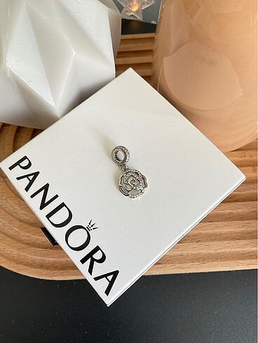 Beden Gül Sallantılı Charm