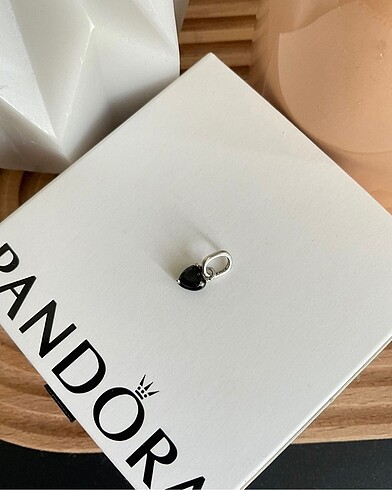 Beden siyah Renk Pandora Me Siyah Kalp Charm