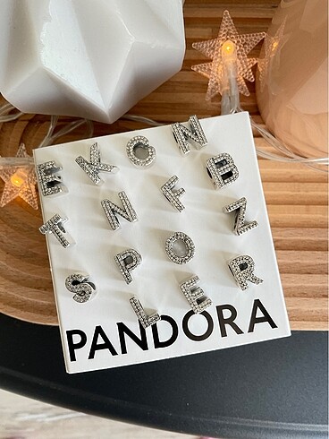 Pandora Işıltılı Harf Charmlar