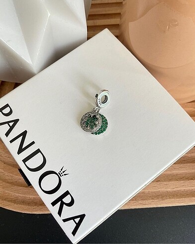 Beden Pandora Gösterişli Dört Yapraklı Yonca Charm