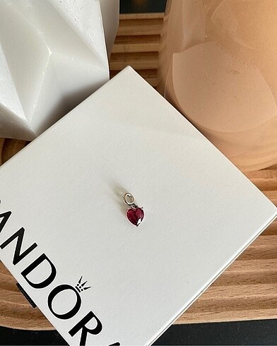 Beden Pandora Me Kırmızı Kalp Charm