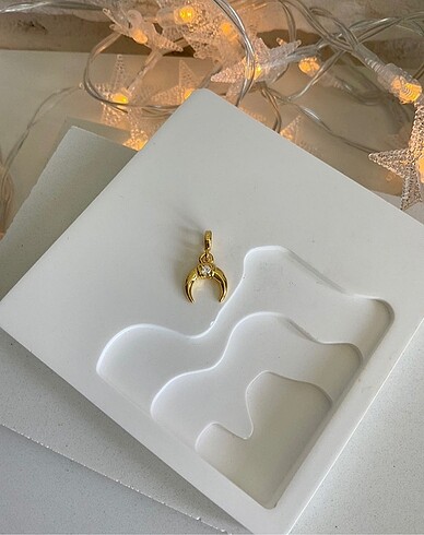  Beden altın Renk Pandora ME Hilal Ay Mini Sallantılı Charm