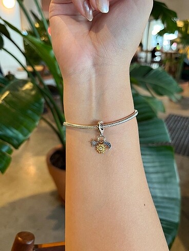 Pandora Gökyüzü Üçlü Sallantılı Charm