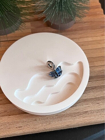 Pandora Mavi Murano Cam Kelebek Sallantılı Charm