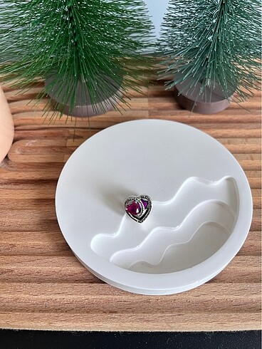 Beden Pandora Kırımızı Kalp Mom Charm