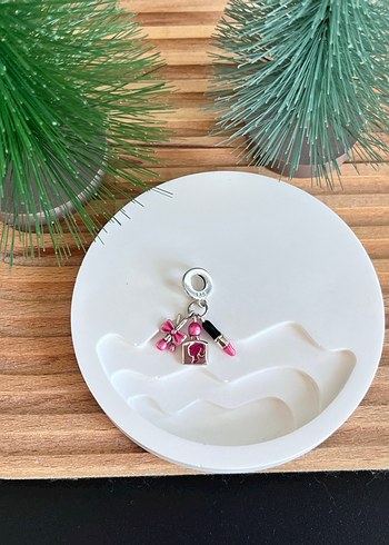 Pandora Barbie Üçlü Sallantılı Charm - Görsel 2