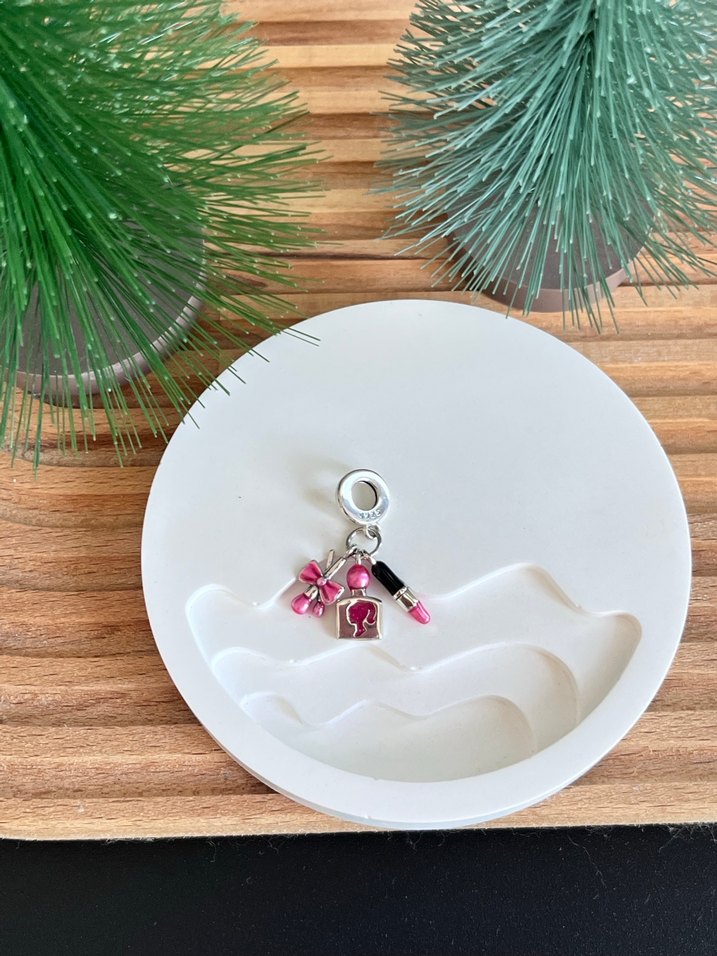 Pandora Barbie Üçlü Sallantılı Charm - Görsel 2