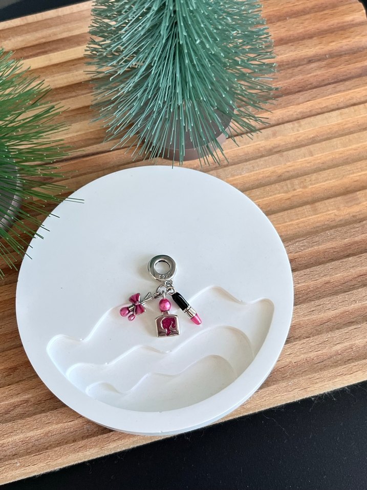 Pandora Barbie Üçlü Sallantılı Charm - Görsel 4