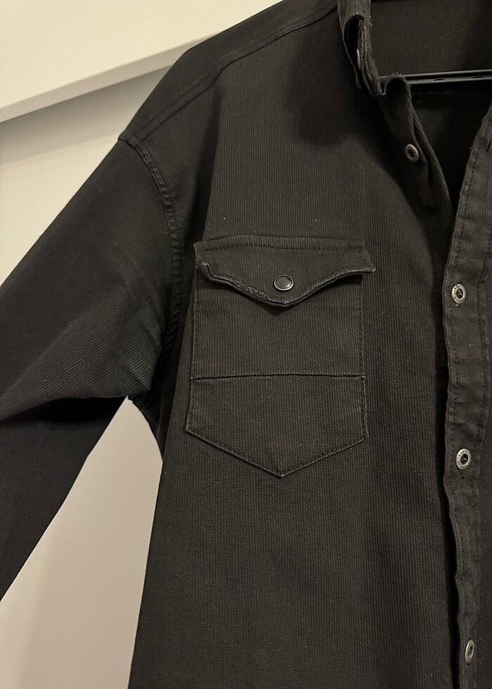 Lacoste marka siyah kadife gömlek - Görsel 4