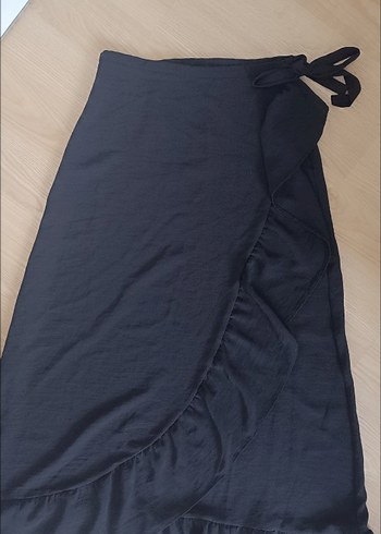 Yandan bağlamalı siyah etek - Görsel 4