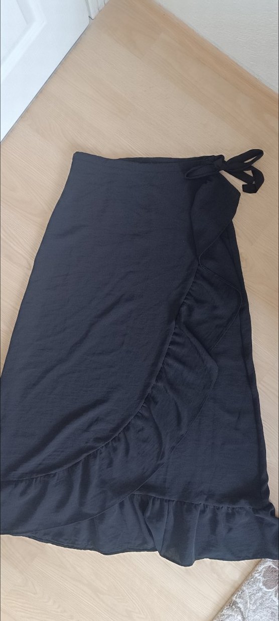 Yandan bağlamalı siyah etek - Görsel 4