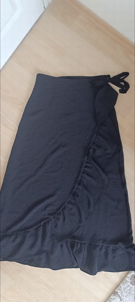 Yandan bağlamalı siyah etek - Görsel 3