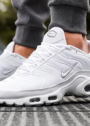 Nike airmax plus tn tripple white 
