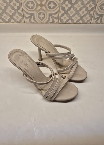 Bej Kadın Topuklu terlik - Görsel 2