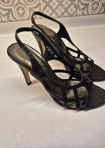 Siyah Yılan Desenli Tokalı Stiletto - Görsel 2