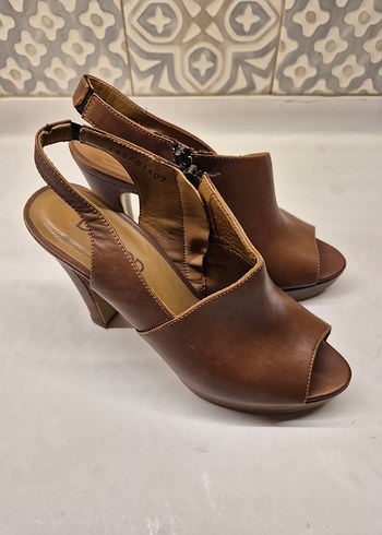 DERIMOD Kahverengi Deri Kadın Topuklu Ayakkabı - Görsel 2