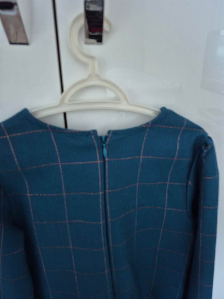 Uzun Kollu Ekose Desenli Kız Elbisesi - Görsel 2