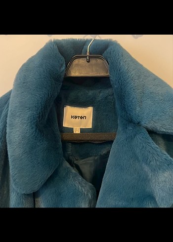 Mavi Kürk Detaylı Kısa Kadın Mont - Görsel 5