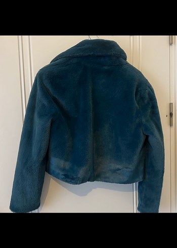 Mavi Kürk Detaylı Kısa Kadın Mont - Görsel 4