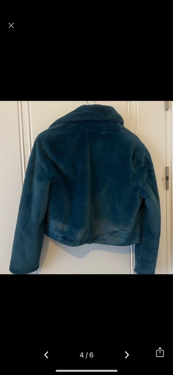 Mavi Kürk Detaylı Kısa Kadın Mont - Görsel 4