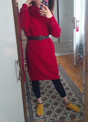 Kırmızı kazak elbise